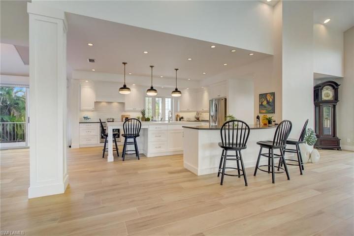 Kitchen/Breakfast Bar