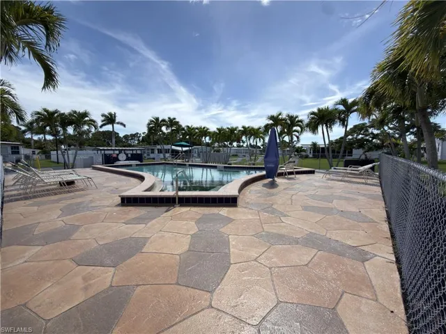 109 Enchanting Blvd, Naples, Florida 34112
