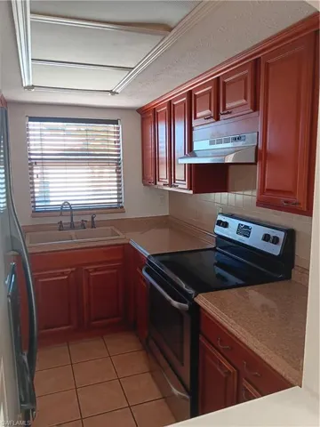 Kitchen right side