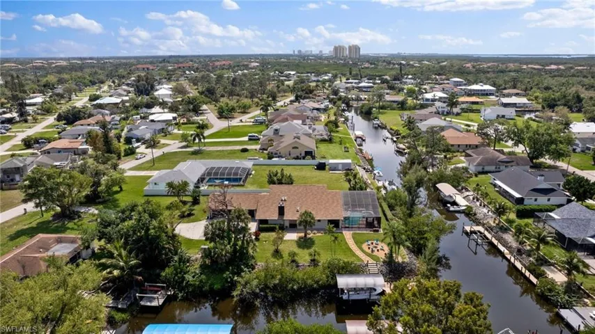 20560  Park  PL, Estero, FL 33928