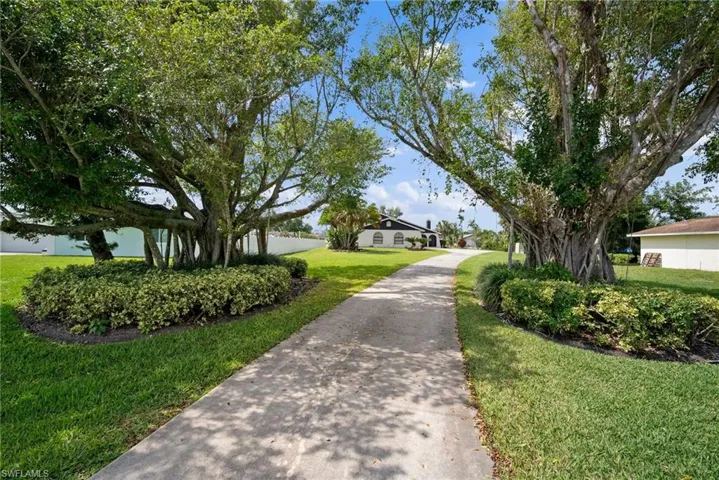20560  Park  PL, Estero, FL 33928