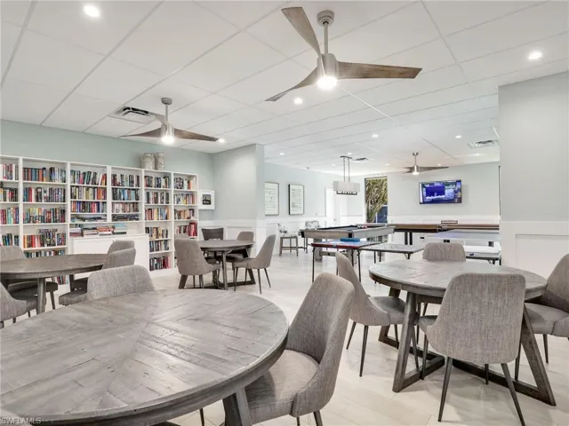 555  Park Shore  DR, Naples, FL 34103