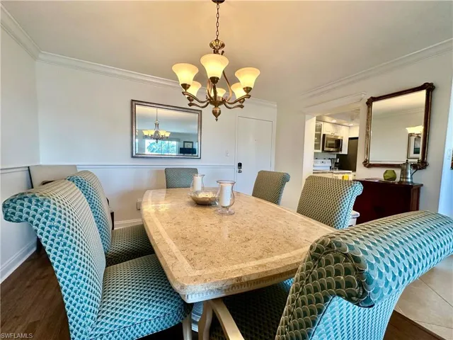 555  Park Shore  DR, Naples, FL 34103