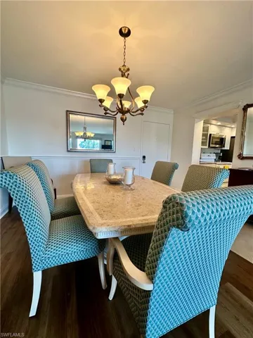 555  Park Shore  DR, Naples, FL 34103
