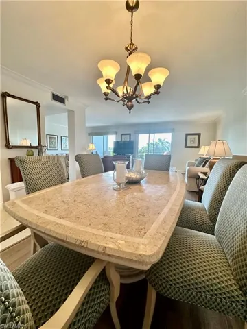 555  Park Shore  DR, Naples, FL 34103