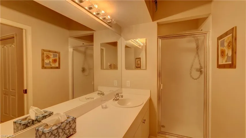 8083 Queen Palm Ln 424, Fort Myers, Florida 33966