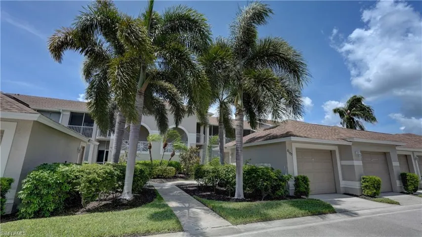 8083 Queen Palm Ln 424, Fort Myers, Florida 33966