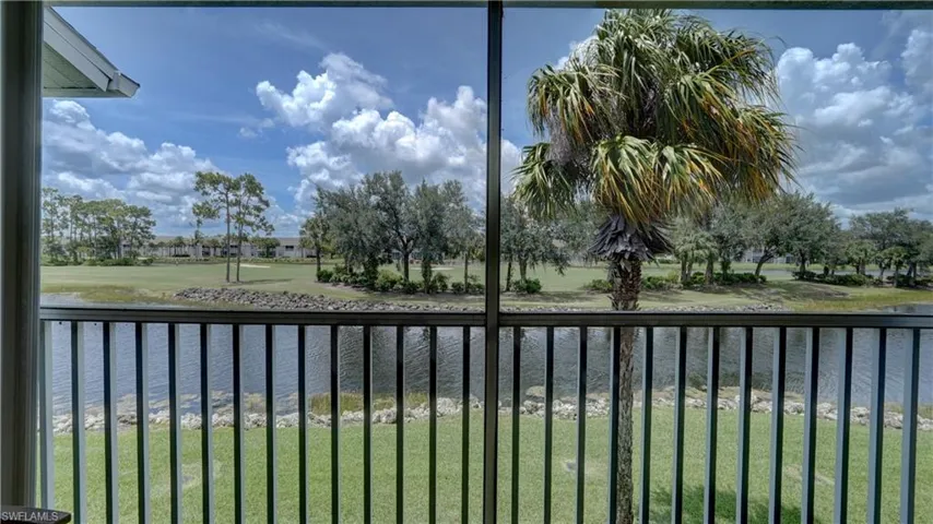 8083 Queen Palm Ln 424, Fort Myers, Florida 33966