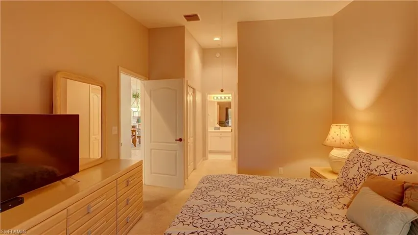8083 Queen Palm Ln 424, Fort Myers, Florida 33966