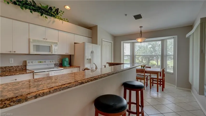 8083 Queen Palm Ln 424, Fort Myers, Florida 33966