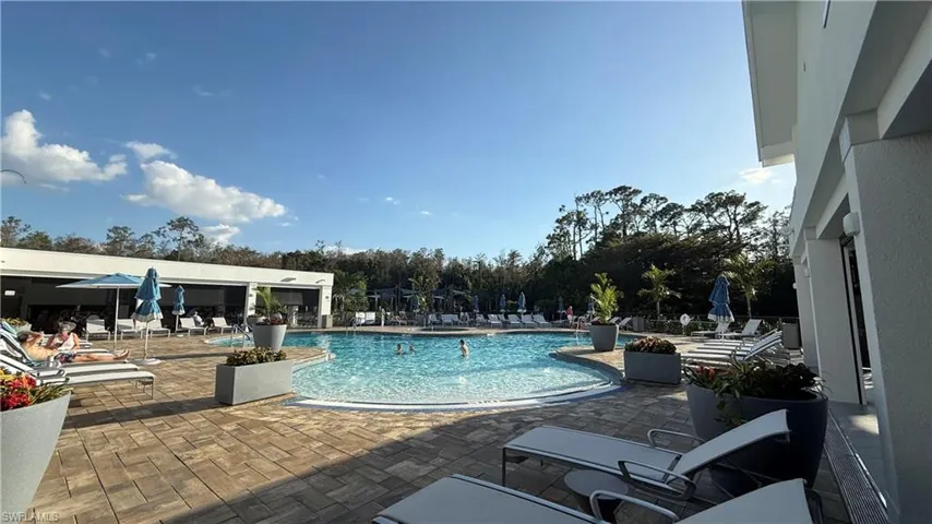 8083 Queen Palm Ln 424, Fort Myers, Florida 33966