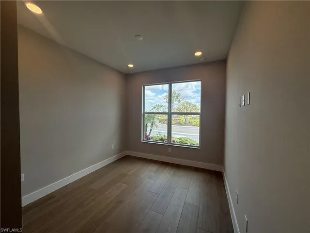 Additional guest bedroom