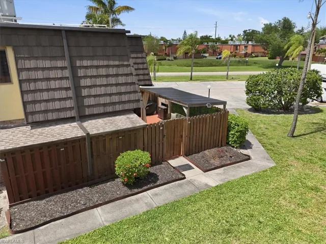 10+ guest space for parking
