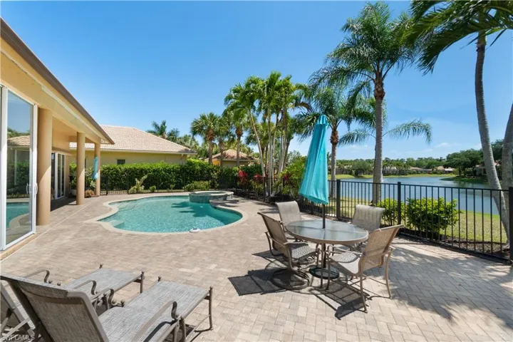 9687  Wilshire Lakes  BLVD, Naples, FL 34109