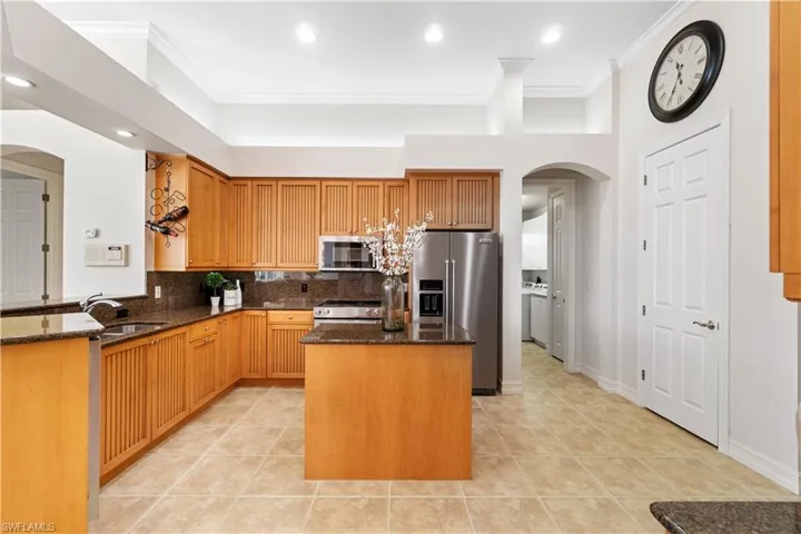 9687  Wilshire Lakes  BLVD, Naples, FL 34109