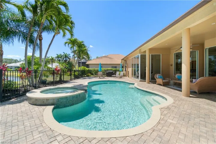 9687  Wilshire Lakes  BLVD, Naples, FL 34109