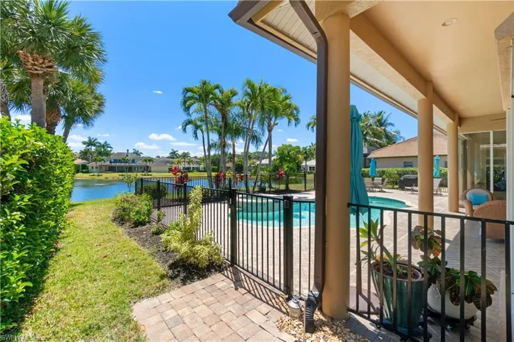 9687  Wilshire Lakes  BLVD, Naples, FL 34109