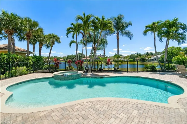 9687  Wilshire Lakes  BLVD, Naples, FL 34109