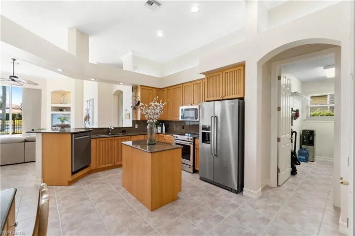 9687  Wilshire Lakes  BLVD, Naples, FL 34109