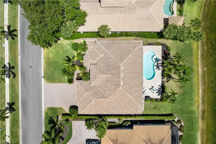 9687  Wilshire Lakes  BLVD, Naples, FL 34109