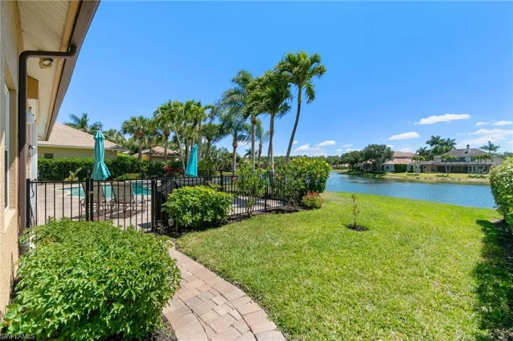 9687  Wilshire Lakes  BLVD, Naples, FL 34109