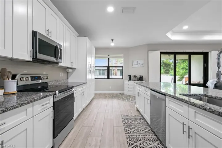 14221  Chancellor  ST, Fort Myers, FL 33905