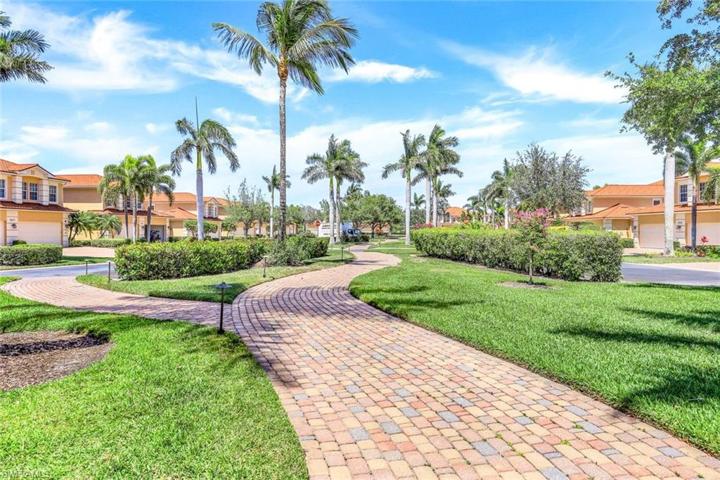 8637 Champions PT # 901, NAPLES FL 34113