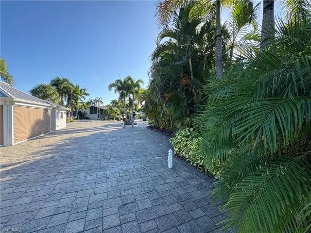 5574  Brightwood  DR, Fort Myers, FL 33905