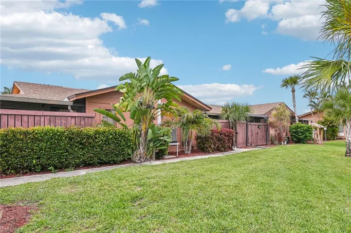 17327 Birchwood Ln, Fort Myers, Florida 33908