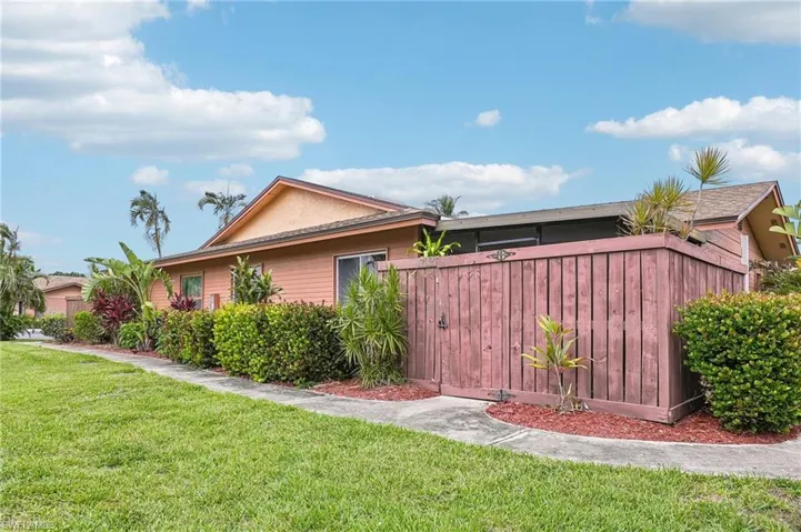 17327 Birchwood Ln, Fort Myers, Florida 33908