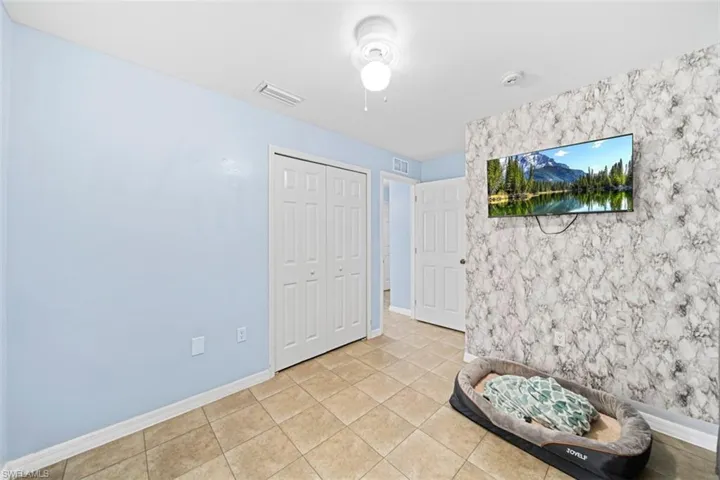 1243 Earnest St E, Lehigh Acres, Florida 33974