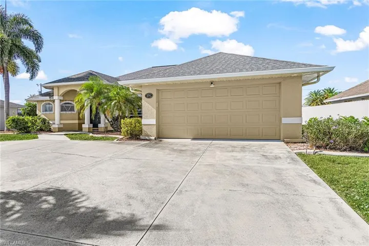 2214 Se 10th Ln, Cape Coral, Florida 33990