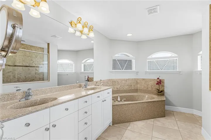 2214 Se 10th Ln, Cape Coral, Florida 33990