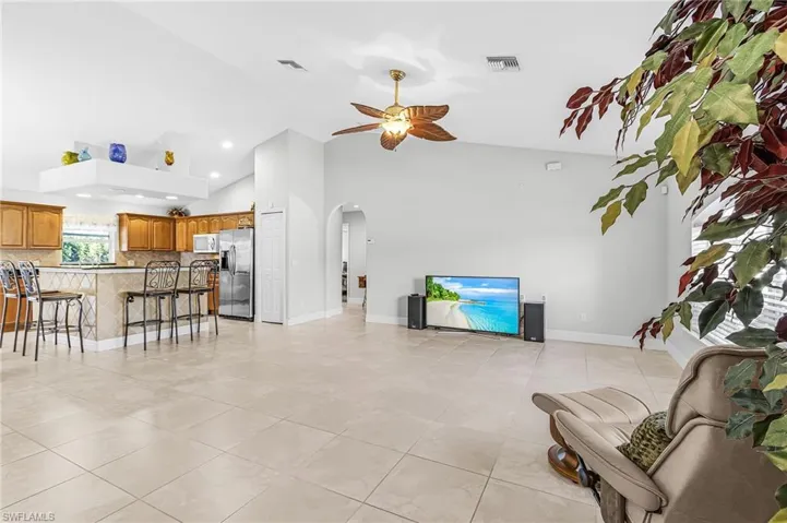 2214 Se 10th Ln, Cape Coral, Florida 33990