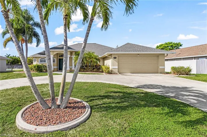 2214 Se 10th Ln, Cape Coral, Florida 33990