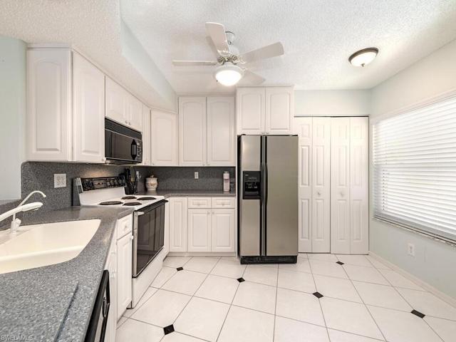 1044  Woodshire  LN, Naples, FL 34105