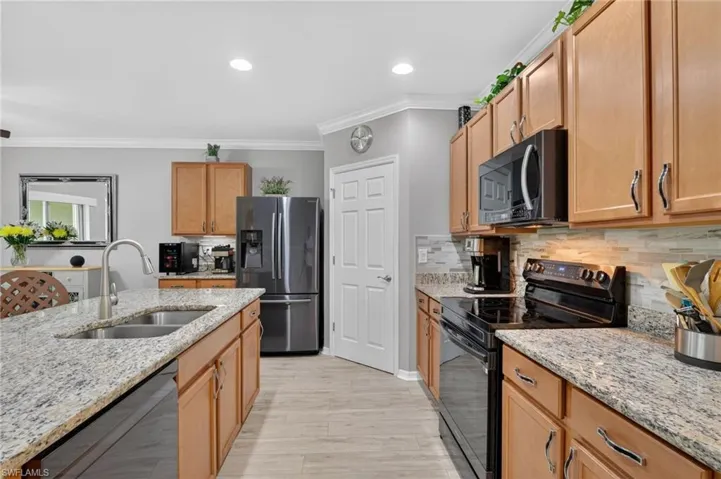 3329 Apple Blossom Dr, Alva, Florida 33920