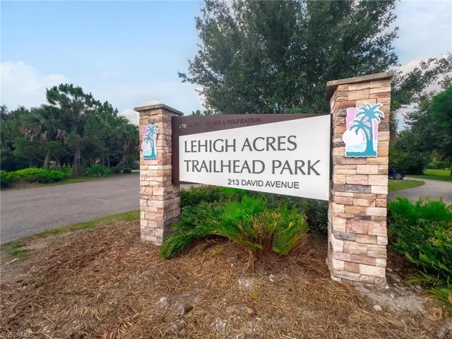Trailhead Park Entrance