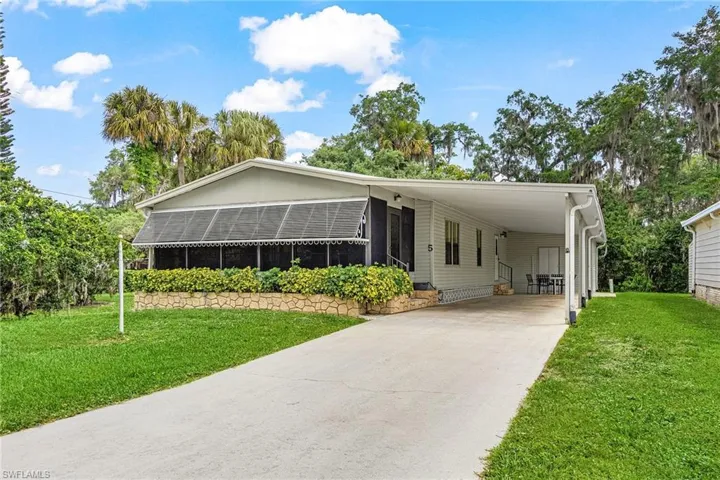 5  Erica  ST, Alva, FL 33920