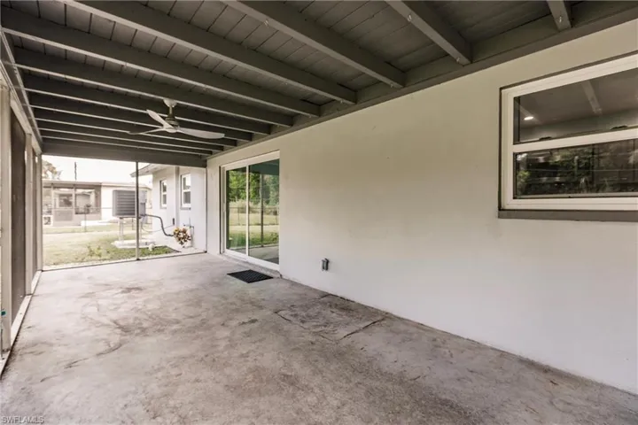 View of patio / terrace with ceiling fan