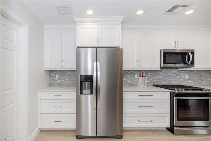9025 Astonia Way, Estero, Florida 33967