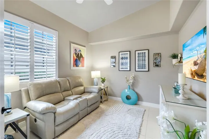 8683 Ibis Cove Cir, Naples, Florida 34119