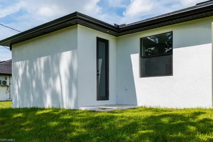 1752 Pine Ave, Lehigh Acres, Florida 33972