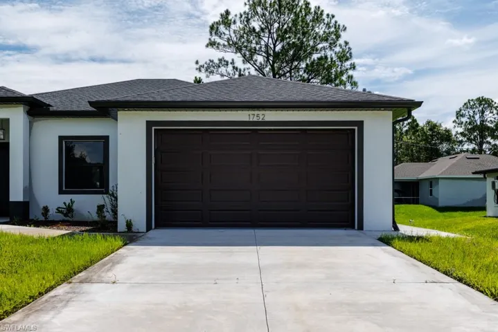 1752 Pine Ave, Lehigh Acres, Florida 33972
