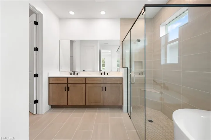 8775  Oceana  WAY, Naples, FL 34114