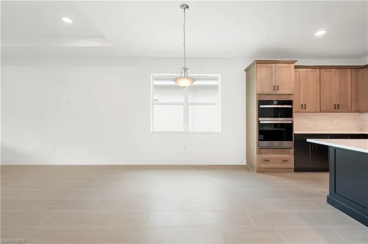 8775  Oceana  WAY, Naples, FL 34114