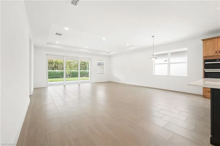 8775  Oceana  WAY, Naples, FL 34114