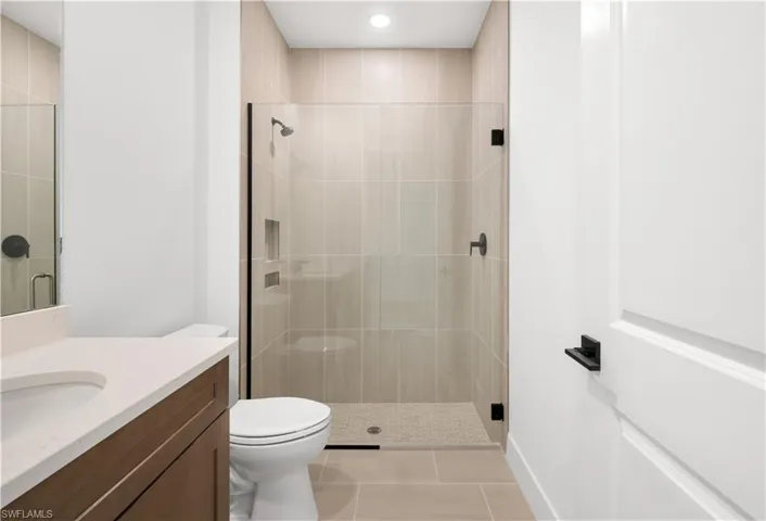 8775  Oceana  WAY, Naples, FL 34114