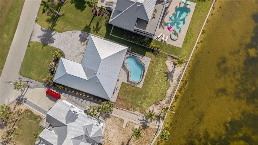 Bird's eye view of a pool area