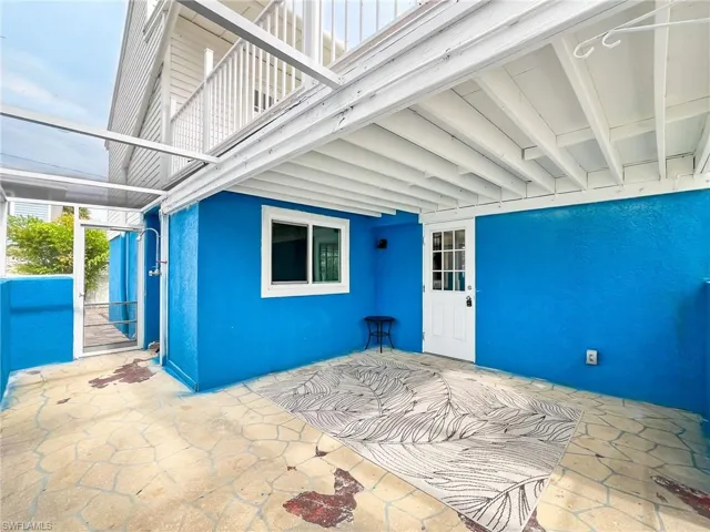Screened Patio with Outdoor Shower
